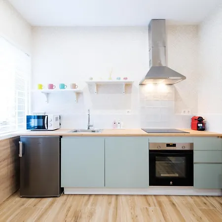 Estudio Reformado En Apartamento *